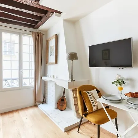 Marais 1br Cozy